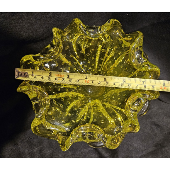 Murano Double-Ruffle Controlled Bubble Yellow Candy Dish (8") - Picture 5 of 10